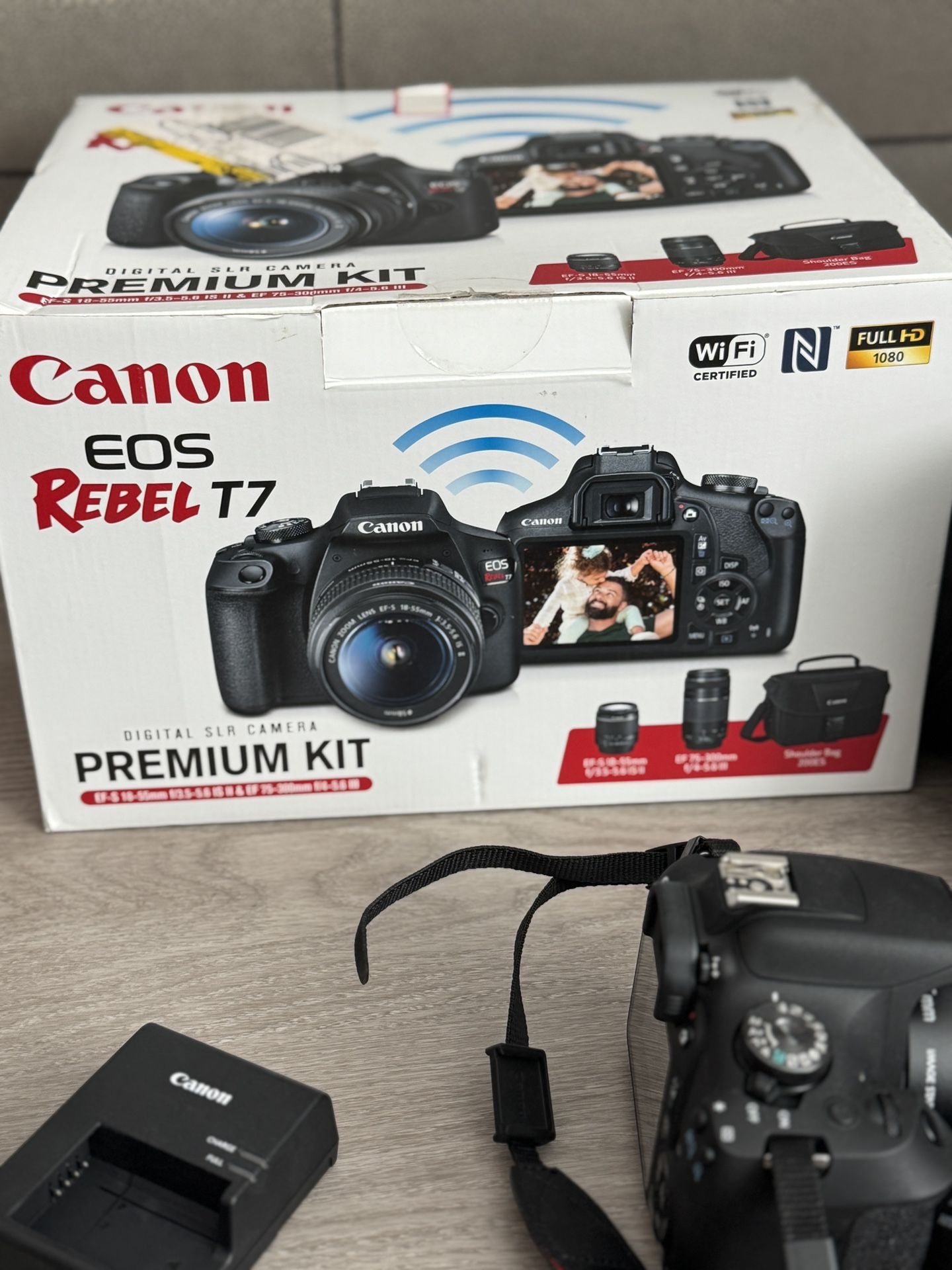 Canon Eos Rebel T7 Camera Kit- SD cards and Rode Mic included