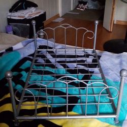 metal frame dog bed