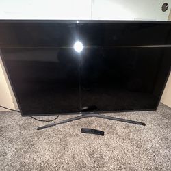 Samsung 45” Smart TV With Wall Mount