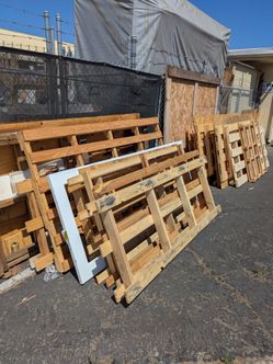 FREE - Wood Pallets and Misc Wood - Firewood
