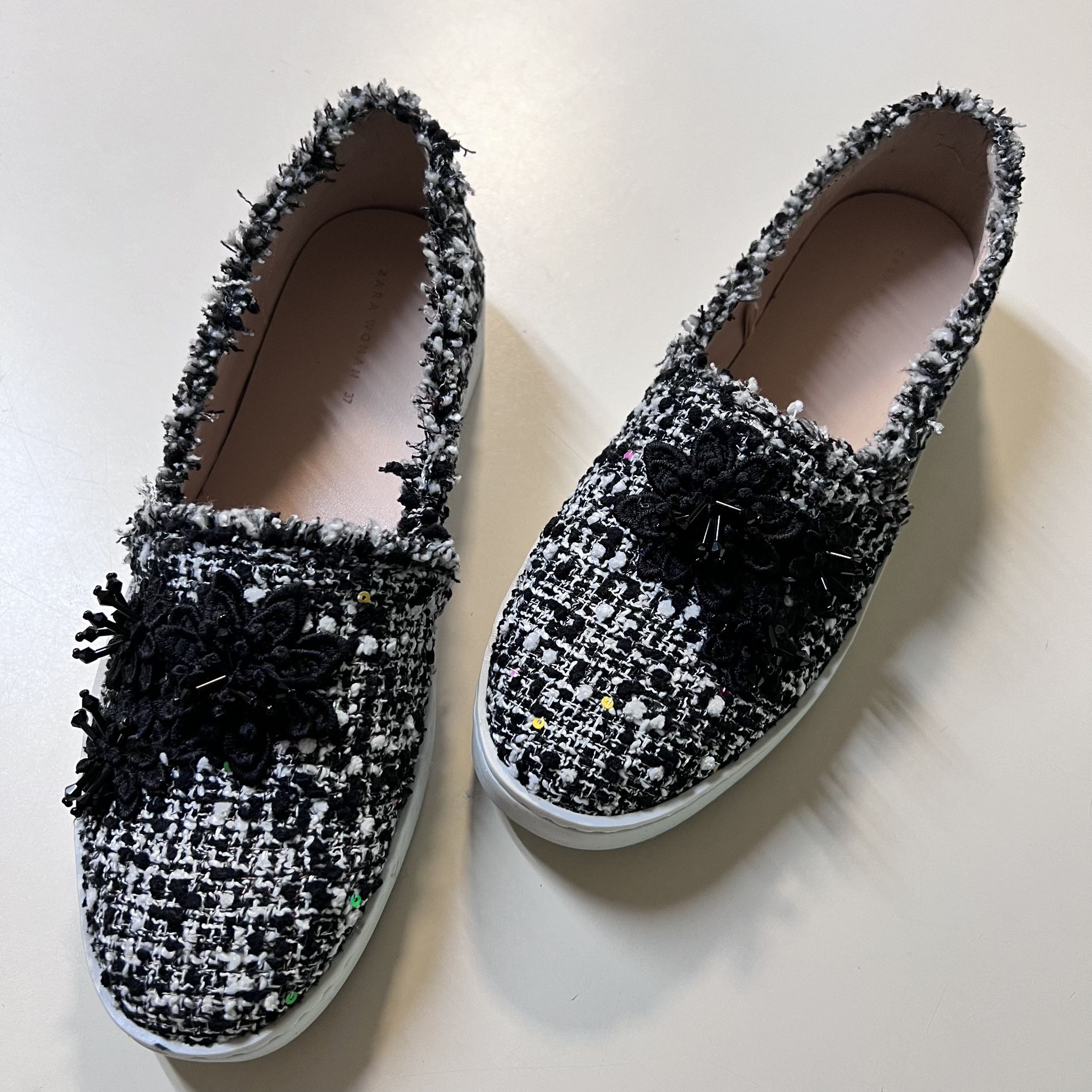 Zara Black And White Tweed flower lace accent slip On flat loafer size 7/37
