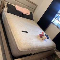Queen size bed with matching dresser
