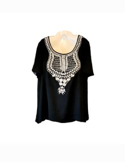 NWT Black & White Embroidery Top, Size L to 1X (One Size fits Plus)