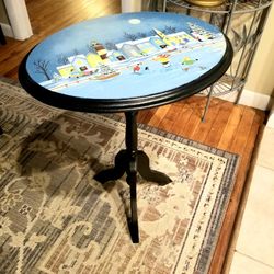 Accent wooden table 