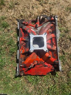 Edelbrock aluminum 4bbl 4 bbl intake manifold ford fe bbf big block ford single plain 390 needs to be cleaned and de greased 

Edelbrock Streetmaster 