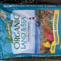 Espoma organic soil and seed starter  bags
