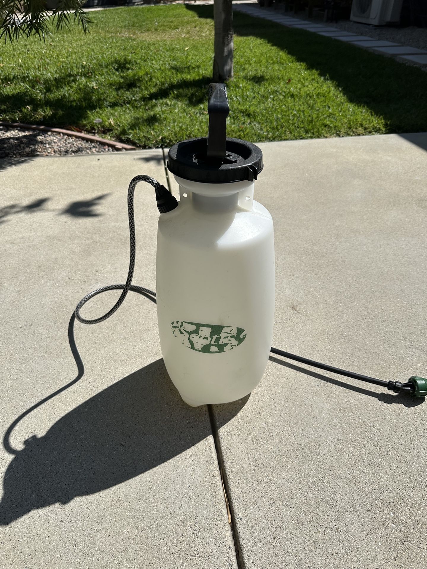 2 Gallon Multi-use Sprayer