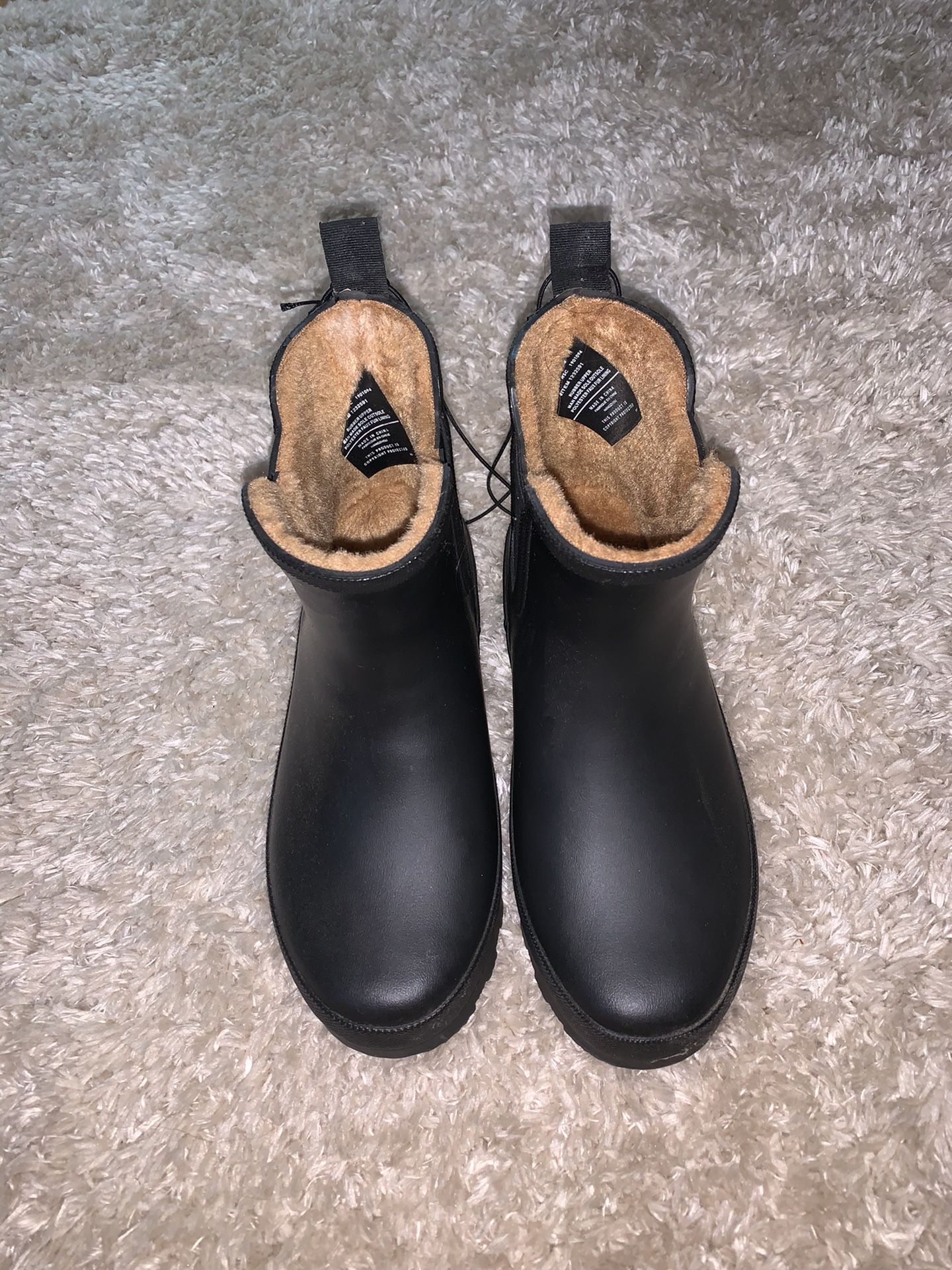 Black rain boots boots size 6
