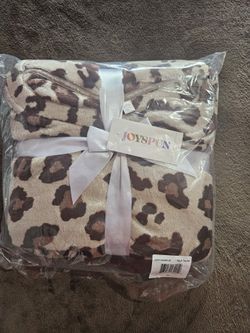 Brand New Women's Leopard Print Fleece Pajama Set