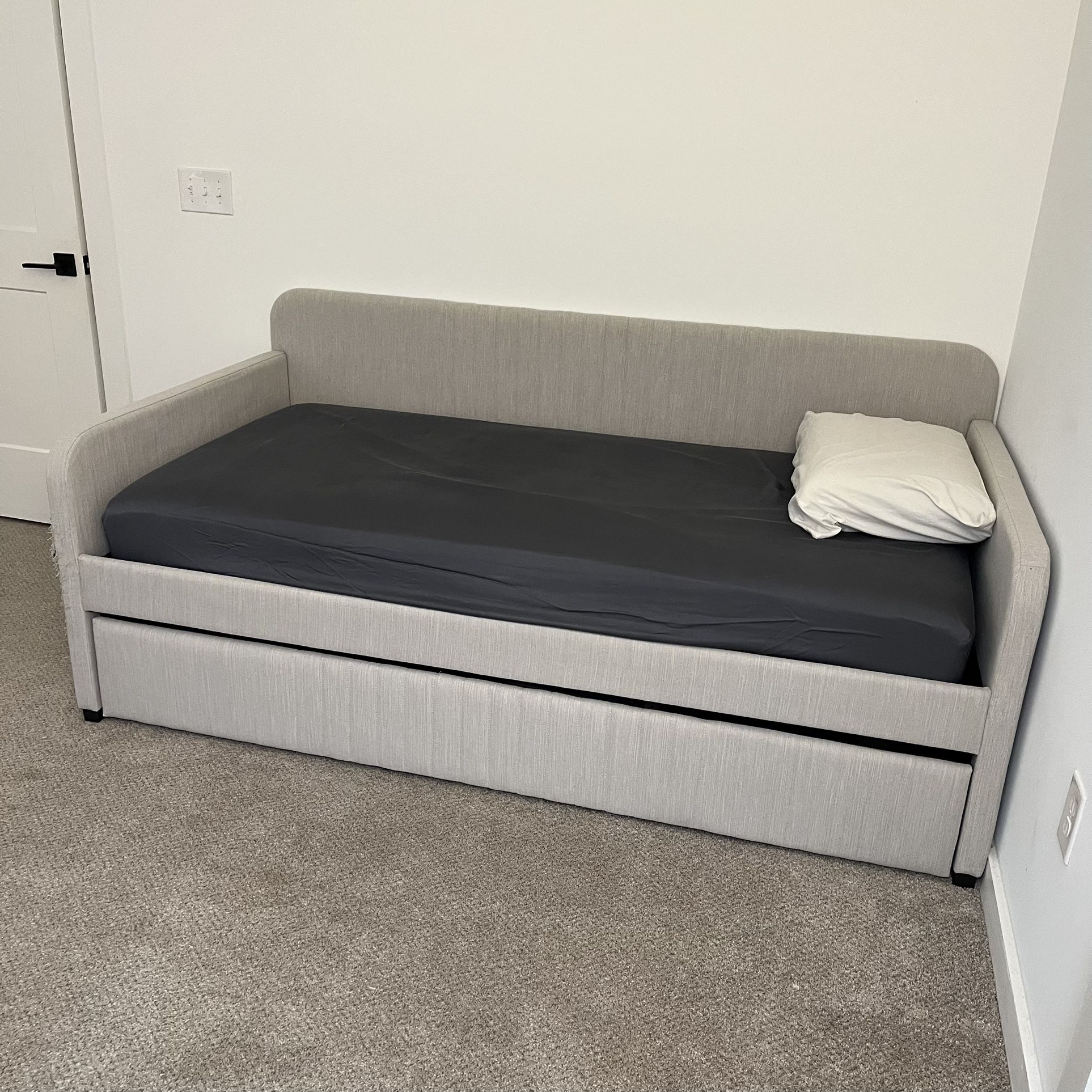 Twin Size Daybed With Trundle