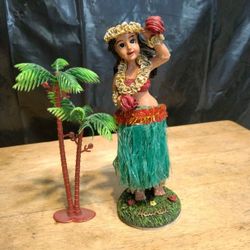 Hawaiian Hula Girl Dashboard Doll.