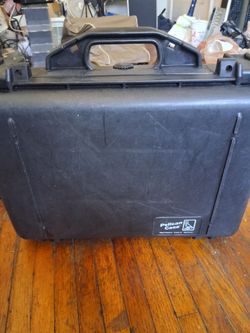 Pelican hard case with foam 17x11x7