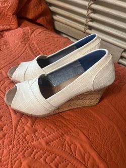 Tim’s wedges beige size 7