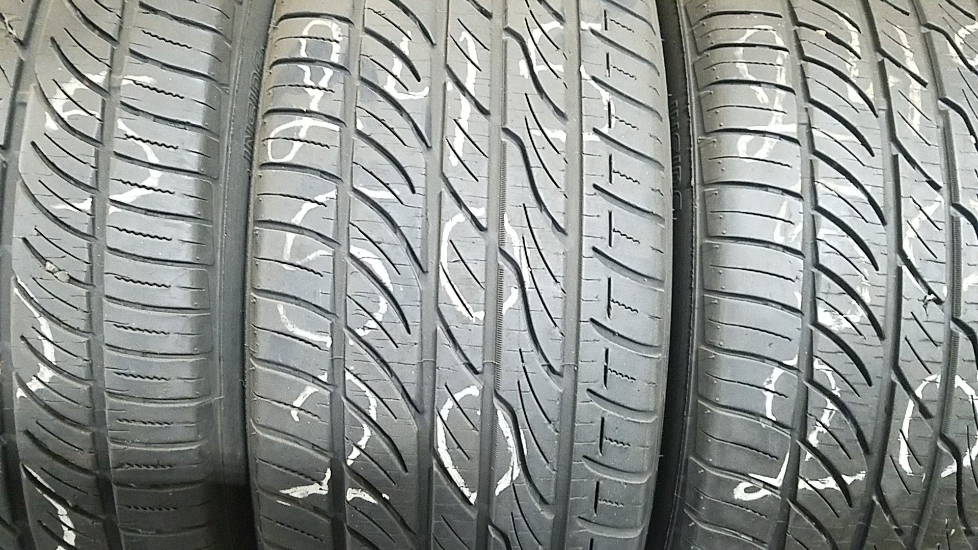 Toyo tires 245 50 20