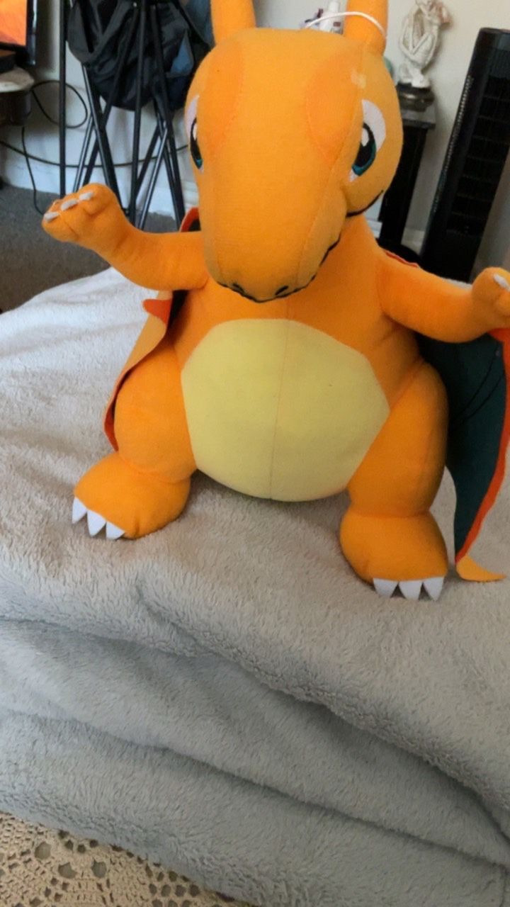 Pokémon Plushies Charizard, Sleeping Charizard And Squirtle