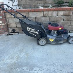 Honda gas powered lawn mower with bag