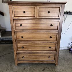 Beautiful Like New Wooden Sturdy Dresser