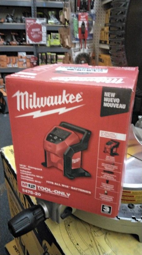 MILWAUKEE M12 COMPACT INFLATOR (TOOL ONLY)