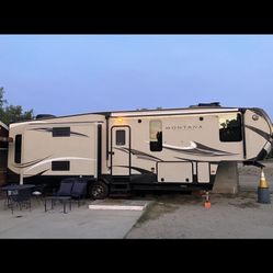 2018 Mountain High Country 5th Wheel 