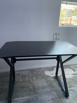 Black gaming desk