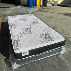 King Set Deluxe Brand New $159
