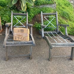 2 Free Wood Lounge Chairs 