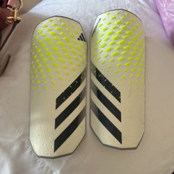 Adidas Shin Guards Size M- Basically New