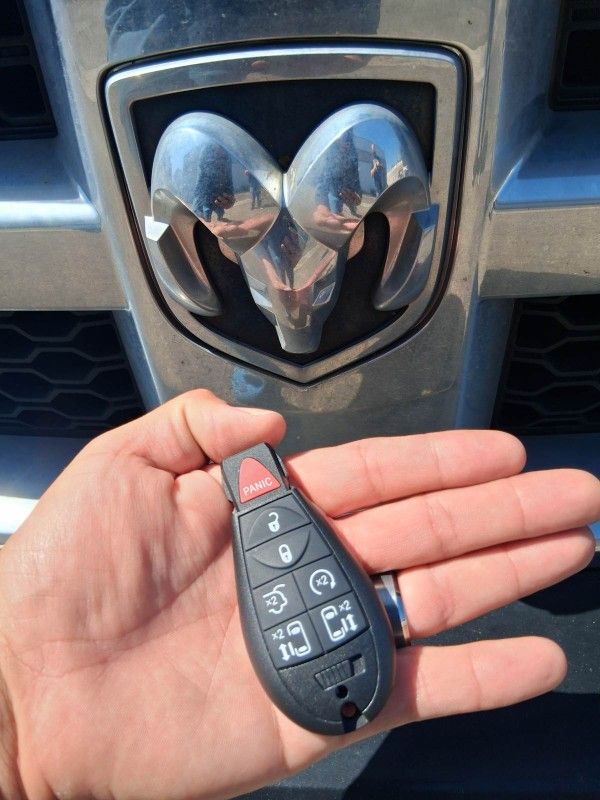 Car Keys / Llaves De Carro