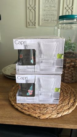 2 cajas de vasos de vidrios nuevos