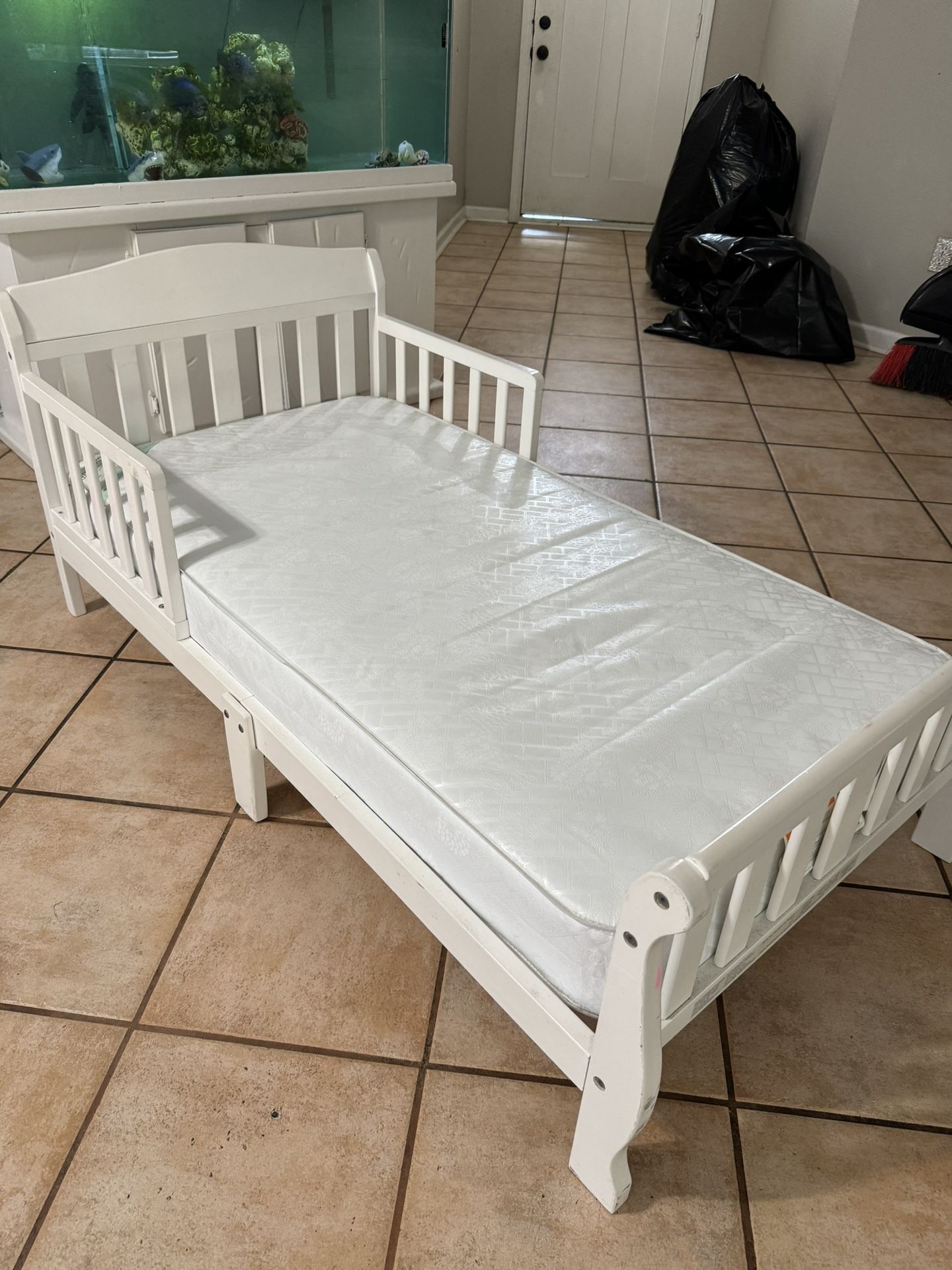 Cama Para Niños. Bed For Kids Color With