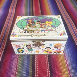 Rare Vintage Disneyland "It's a Small World" music and jewelry box.  
