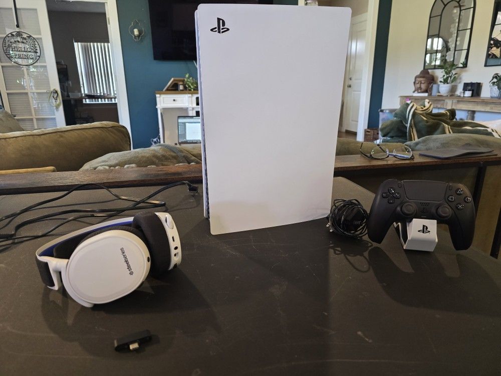 PS5 1 Tb Digital Edition w/ Headset & Controller Charging Station 