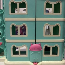 Gaby Dollhouse