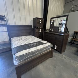 4 pc Full Sized Bedset