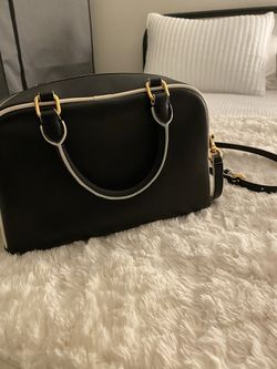 Marc Jacobs Black Purse for Sale in Aliso Viejo, CA - OfferUp