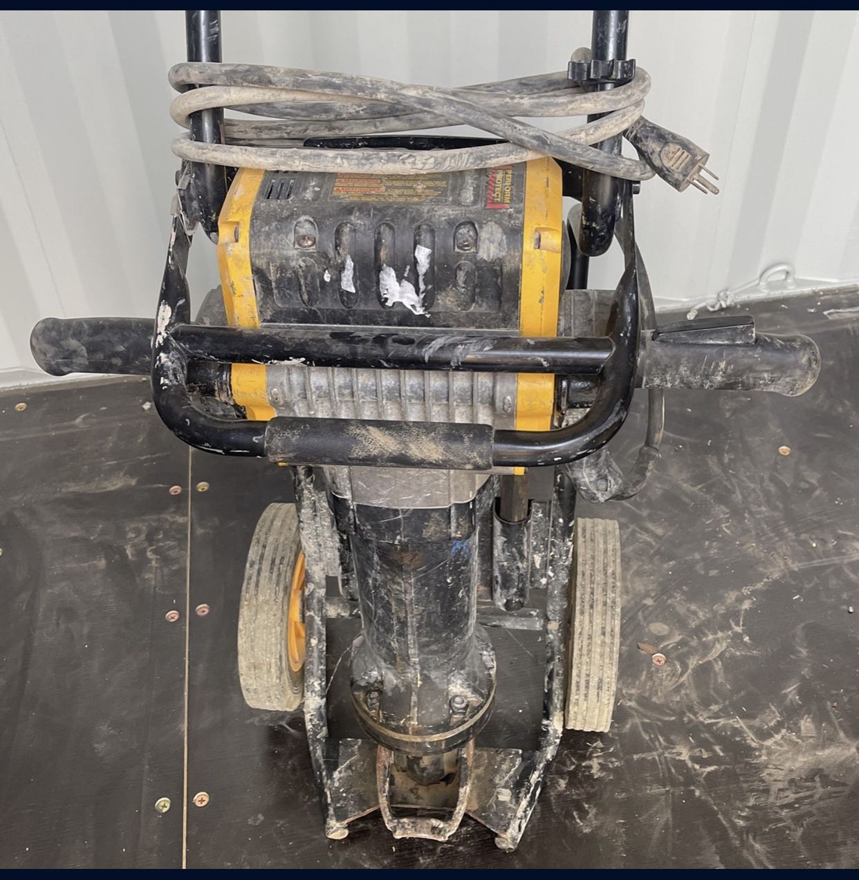 DEWALT Demolition Hammer, Pavement Breaker with Hammer Truck (D25980KB) The DEWALT D25980KB Heavy Duty Pavement Breaker with Hammer Truck and Steel fe