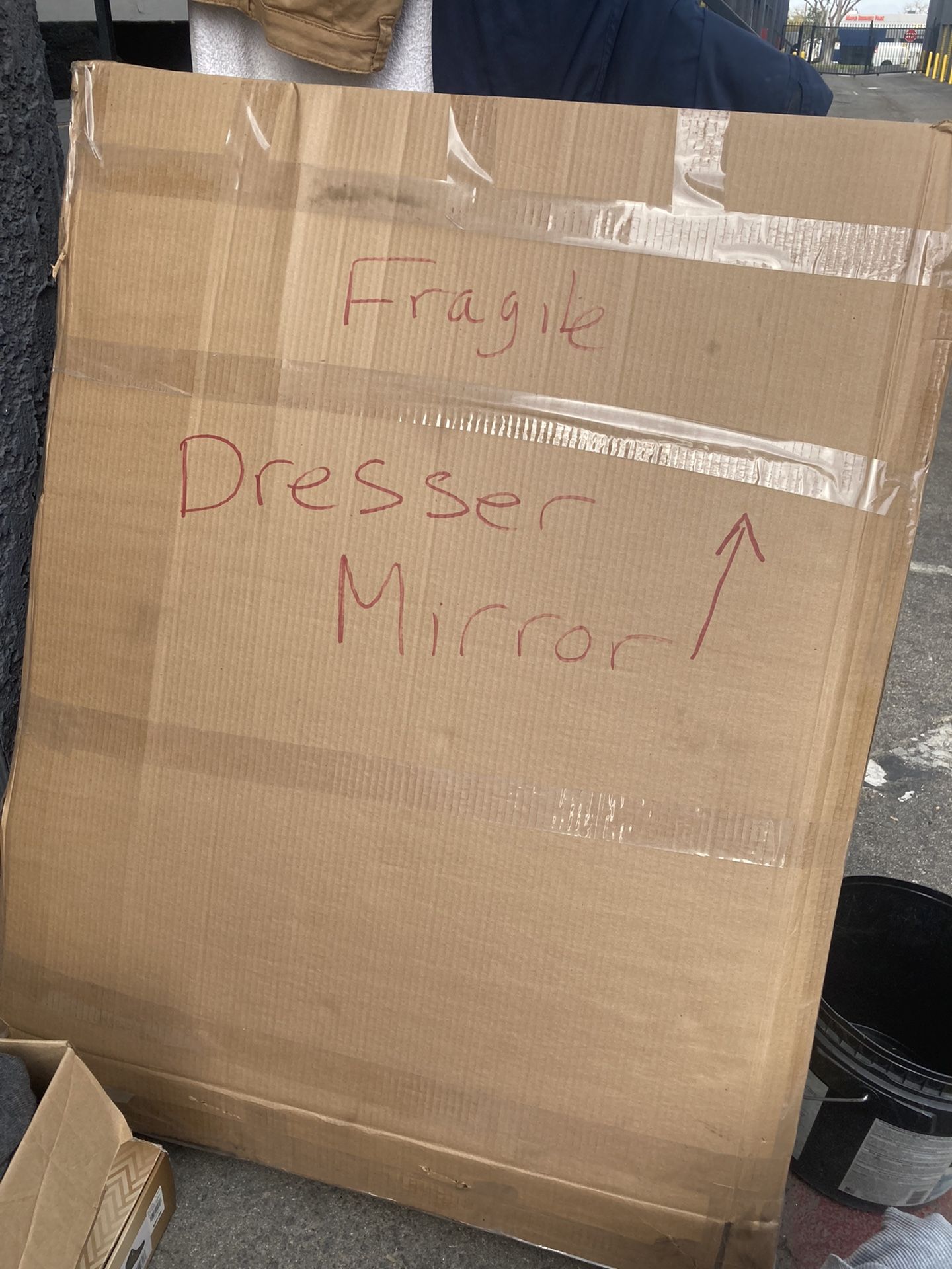 6 Piece King Bedroom Set. Just Taken Out Of Storage. Retails For $1550 With Tax. My Price $850. Photos Show All Pieces