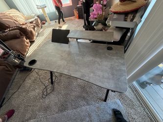 Computer desk