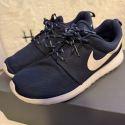 Nike Roshe Navy 