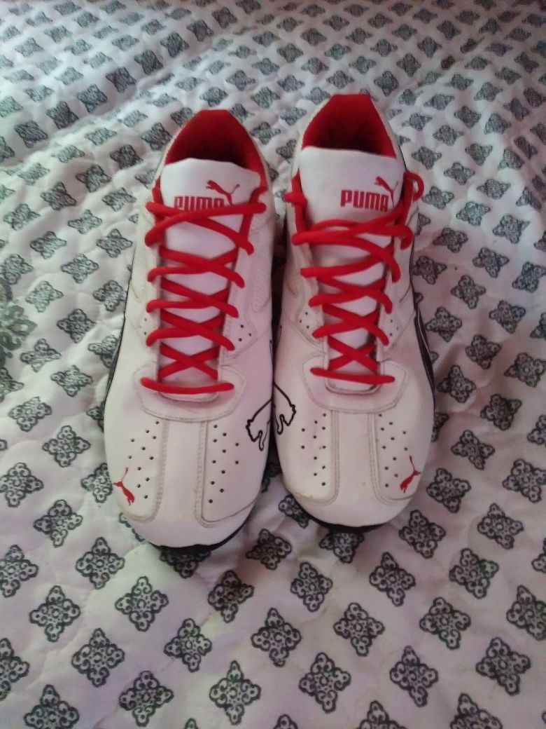 Pumas size 11 never touch the ground $50