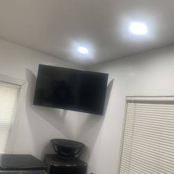 Vizio 40” inch smart  tv