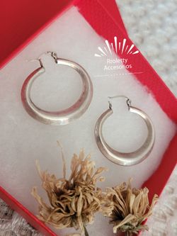 Sterling Silver 925 Hoops Oval design puffy.