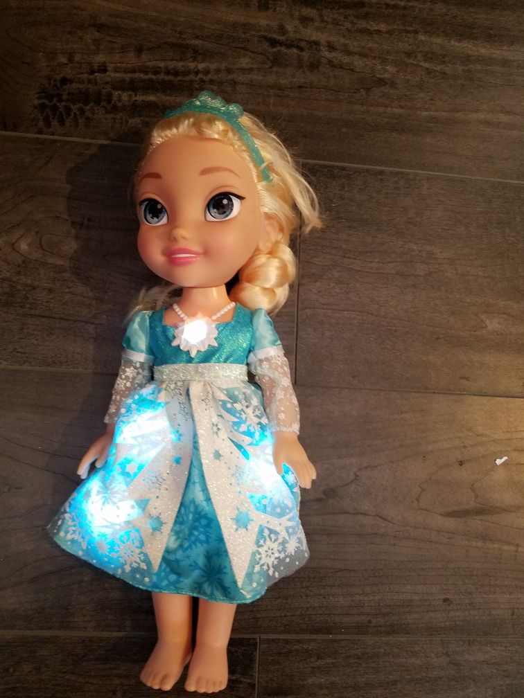 Elsa doll frozen