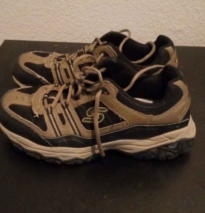 Size 10.5 Men's Sketchers