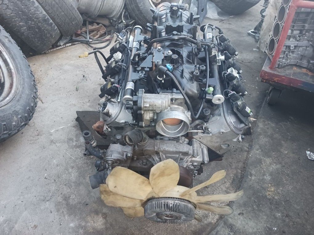 GM   o   CHEVY  5.3 ENGINE  COMPLET 