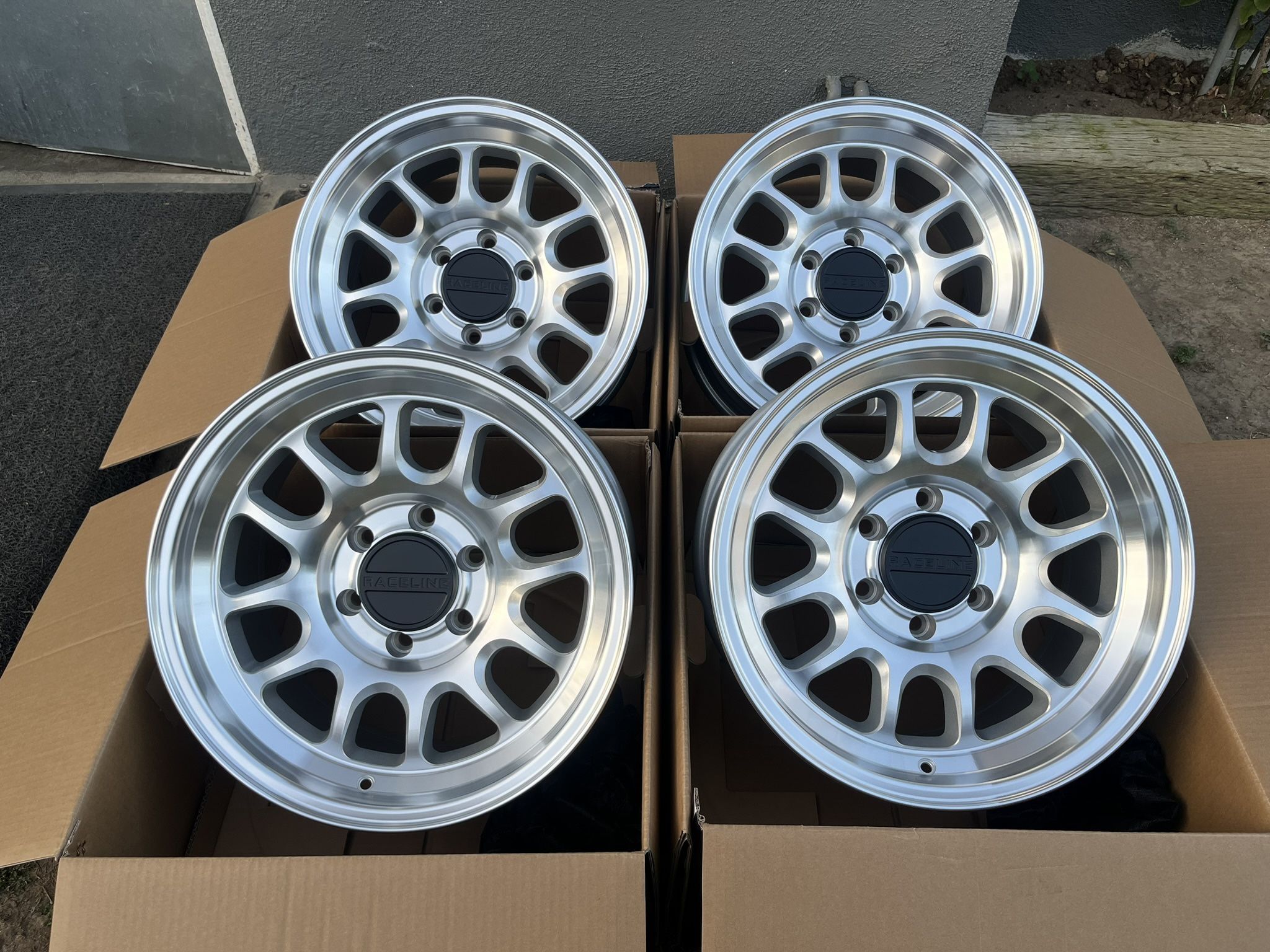 17” INCH RACELINE ROGUE MACHINED CLEAR COAT POLISHED OFF ROAD WHEELS/RIMS 6 LUG CHEVY GMC TOYOTA TACOMA SILVERADO