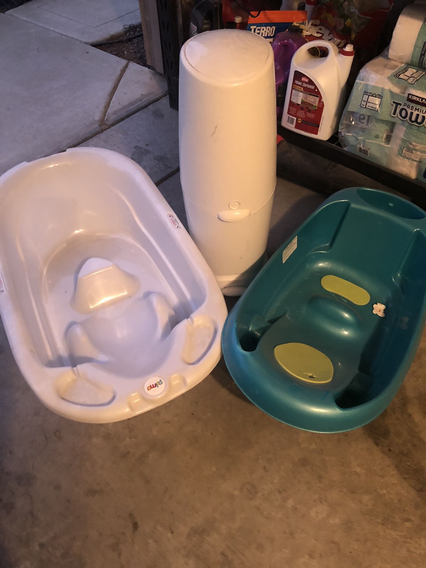 Free baby bath tubs and diaper genie