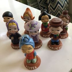 It’s A Small World Vintage Dolls Shaker