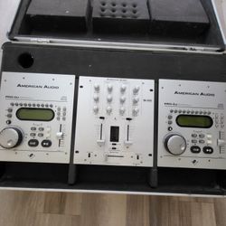 Dj Pro. America Audio. Two Disc Players