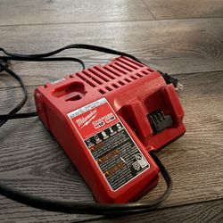 M12 M18 Milwaukee battery charger